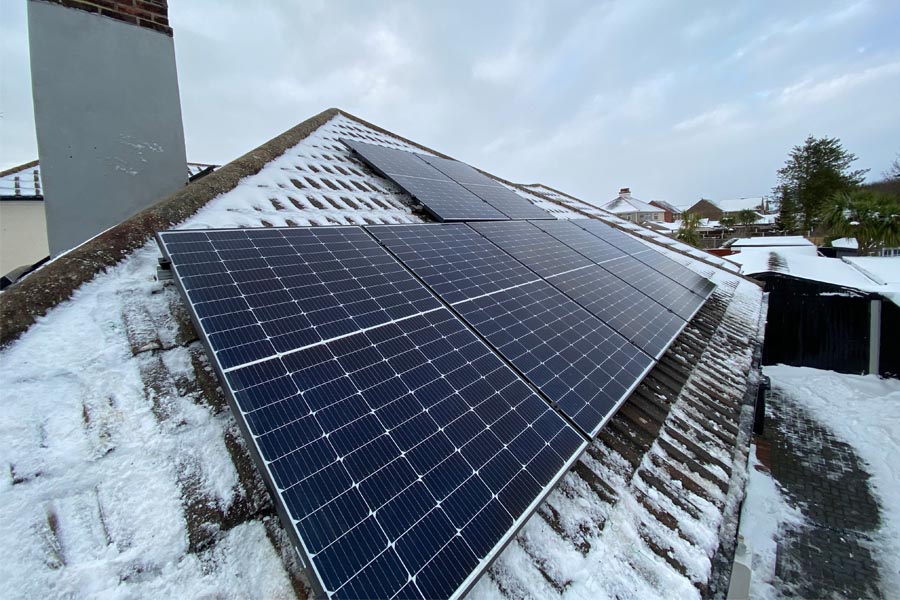How to prepare for long-term power outage with solar storage system?